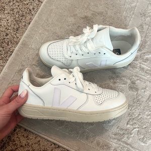 Veja V-10 Sneakers